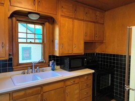 House, Multiple Beds, Fireplace (GS - Big Dipper #3) | Private kitchen