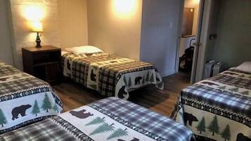 Casa, varias camas, chimenea (GS - Big Dipper #3) | 4 habitaciones, decoración personalizada y muebles diferentes