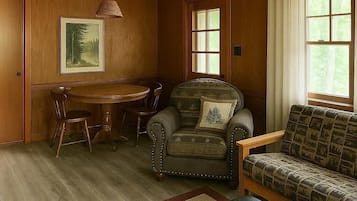 House, Multiple Beds, Fireplace (GS - Big Dipper #3) | Living area