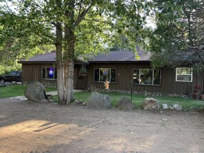 Exterior - Gresham Shores - Big Dipper - PET Friendly (Woodruff)