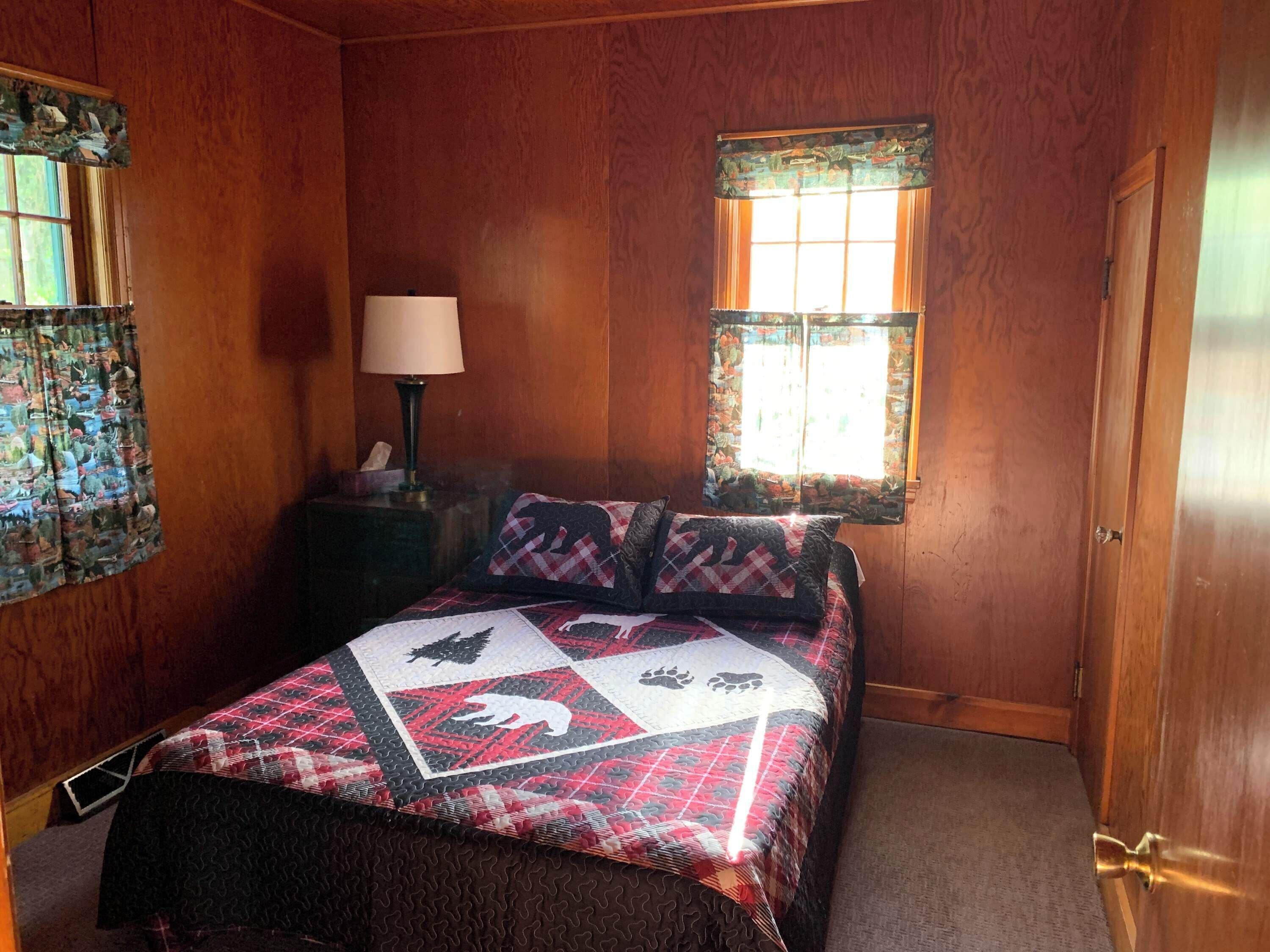 House, Multiple Beds, Fireplace (GS - Big Dipper #3) | 4 bedrooms, individually decorated, individually furnished, bed sheets