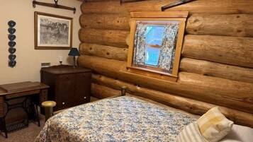 House, Multiple Beds, Patio (Katherine Lake Lodge) | 4 bedrooms, individually decorated, individually furnished, desk