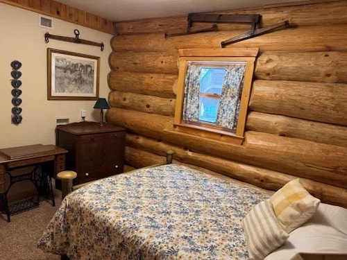 Katherine Lake Lodge