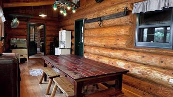 House, Multiple Beds, Patio (Katherine Lake Lodge) | Dining