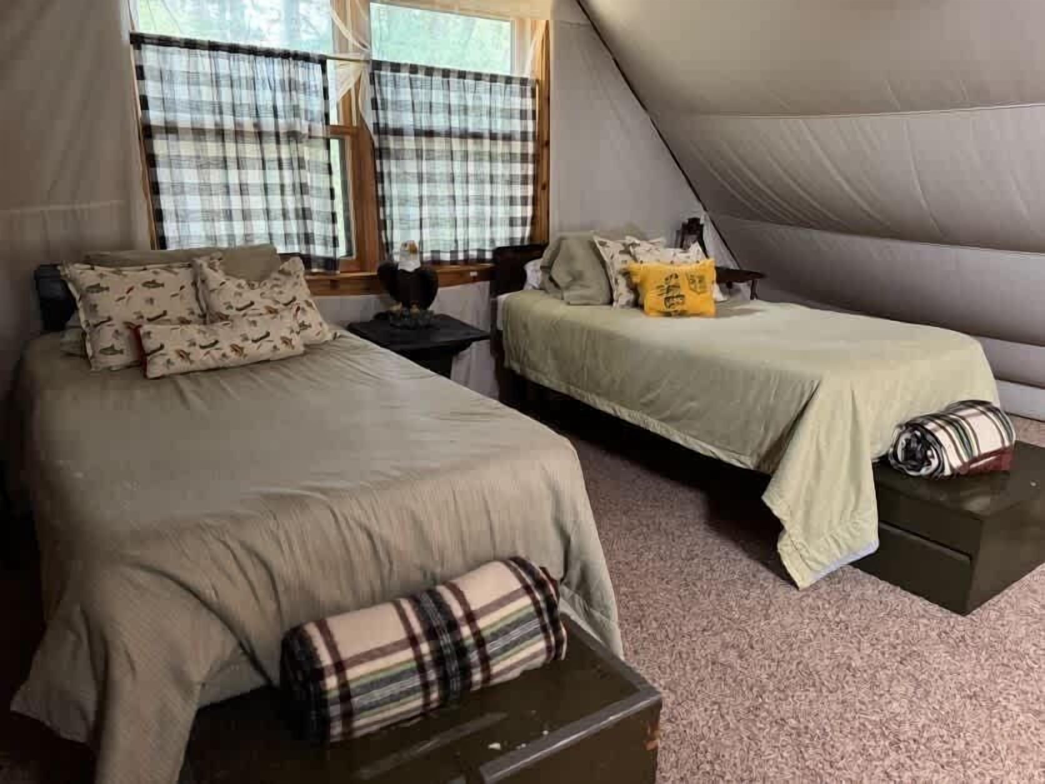 House, Multiple Beds, Patio (Katherine Lake Lodge) | 4 bedrooms, individually decorated, individually furnished, desk