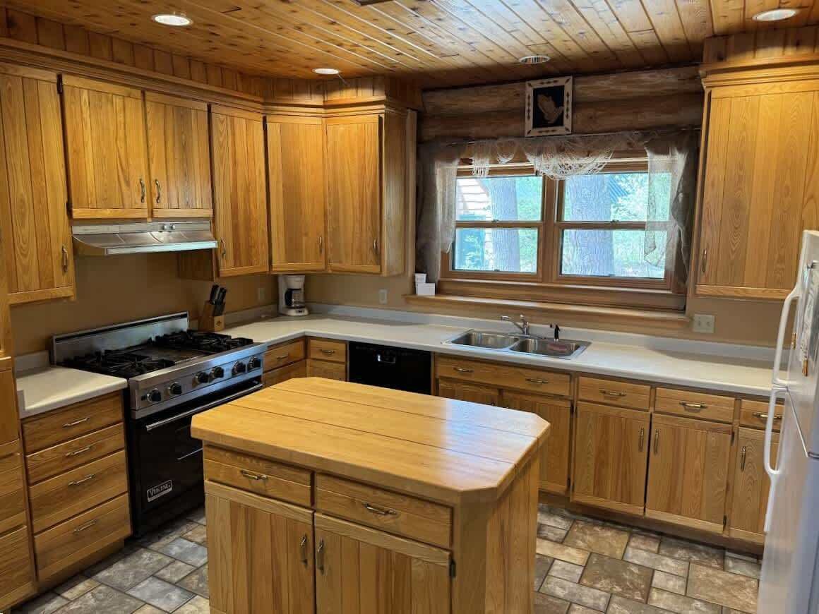 House, Multiple Beds, Patio (Katherine Lake Lodge) | Private kitchen