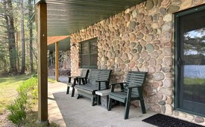 Terrace/patio - Katherine Lake Lodge (Hazelhurst)