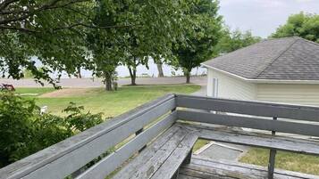 House, Berbilang Katil, Kitchen (Margeson) | Pemandangan dari bilik