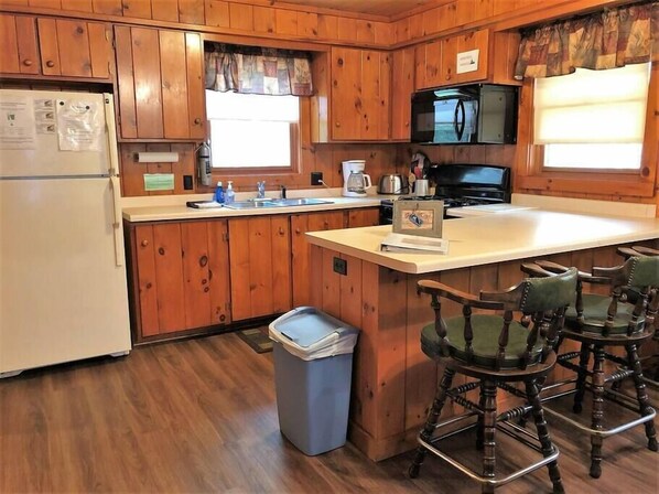 Cabin, Multiple Beds, Kitchen, Garden View (Old Stoney's Bass) | Private kitchen - Old Stoney's Bass (Woodruff)
