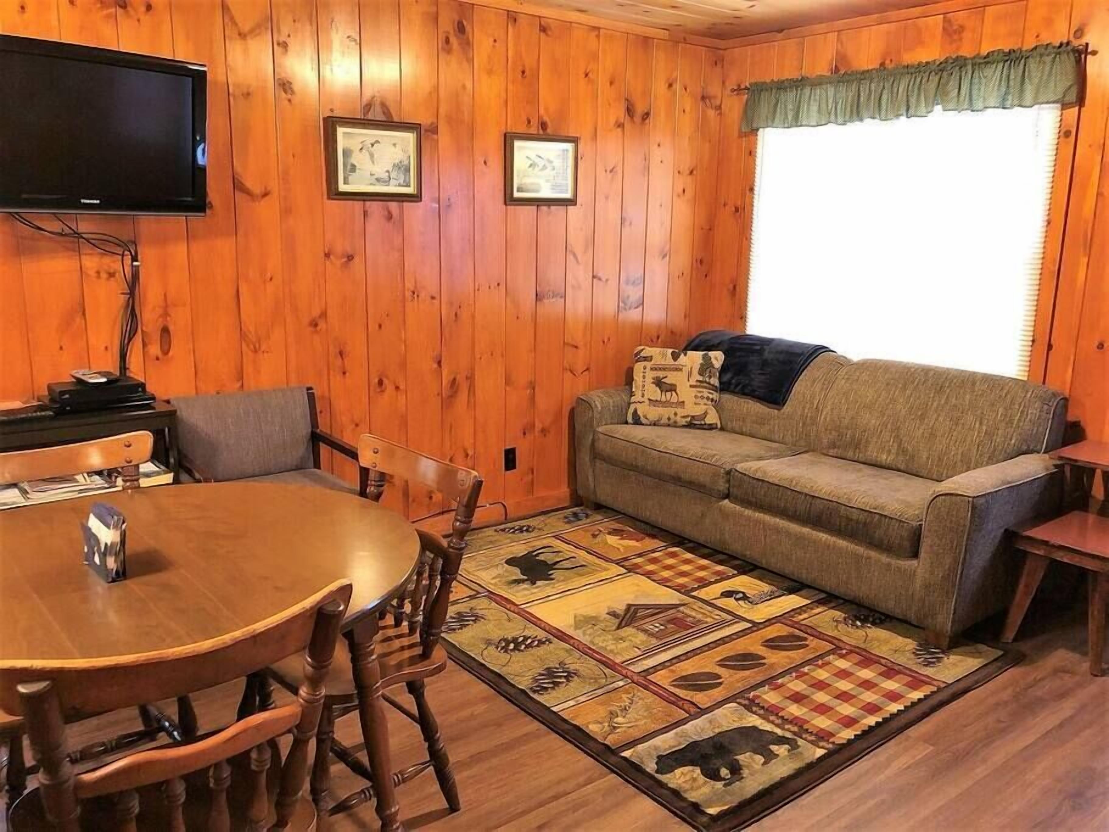 Cabin, Multiple Beds, Kitchen, Garden View (Old Stoney's Bass) | Living area