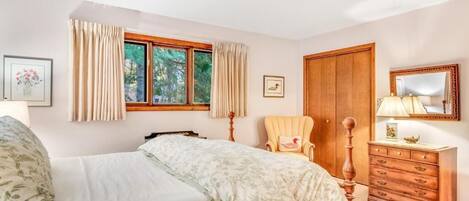 Casa, varias camas, cocina (Loonsight) | 4 habitaciones, decoración personalizada y muebles diferentes