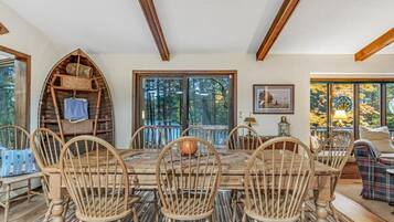 House, Multiple Beds, Kitchen (Loonsight) | Interior
