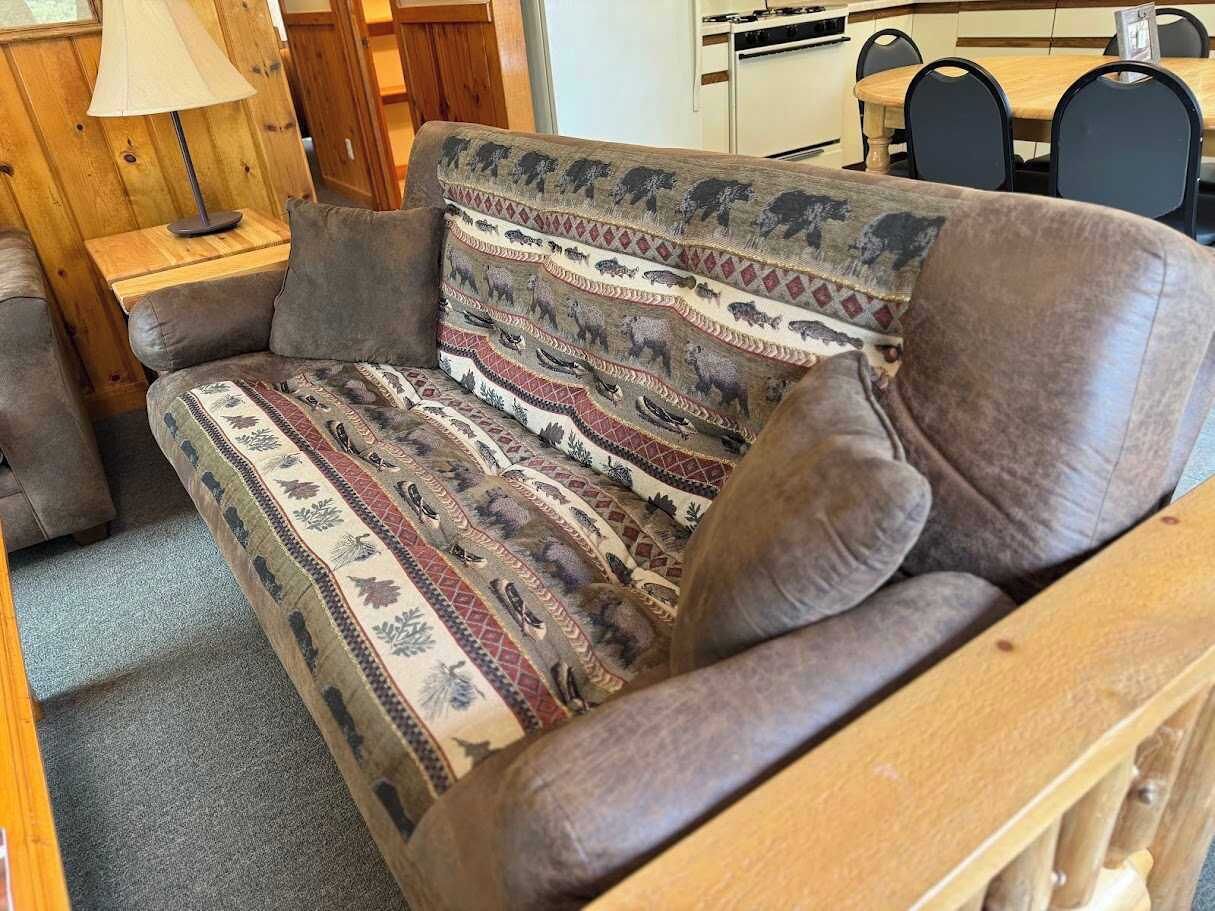 Ferienhaus, Mehrere Betten, Küche, Gartenblick (Pine & Paddle) | Wohnbereich