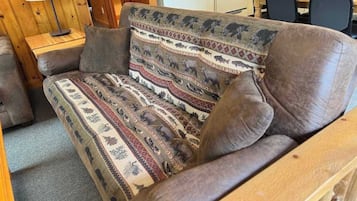 House, Multiple Beds, Kitchen, Garden View (Pine & Paddle) | Living area