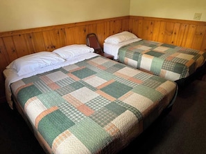 Nhà, nhiều giường, bếp, quang cảnh vườn (Pine & Paddle) | 3 phòng ngủ, trang trí khác biệt