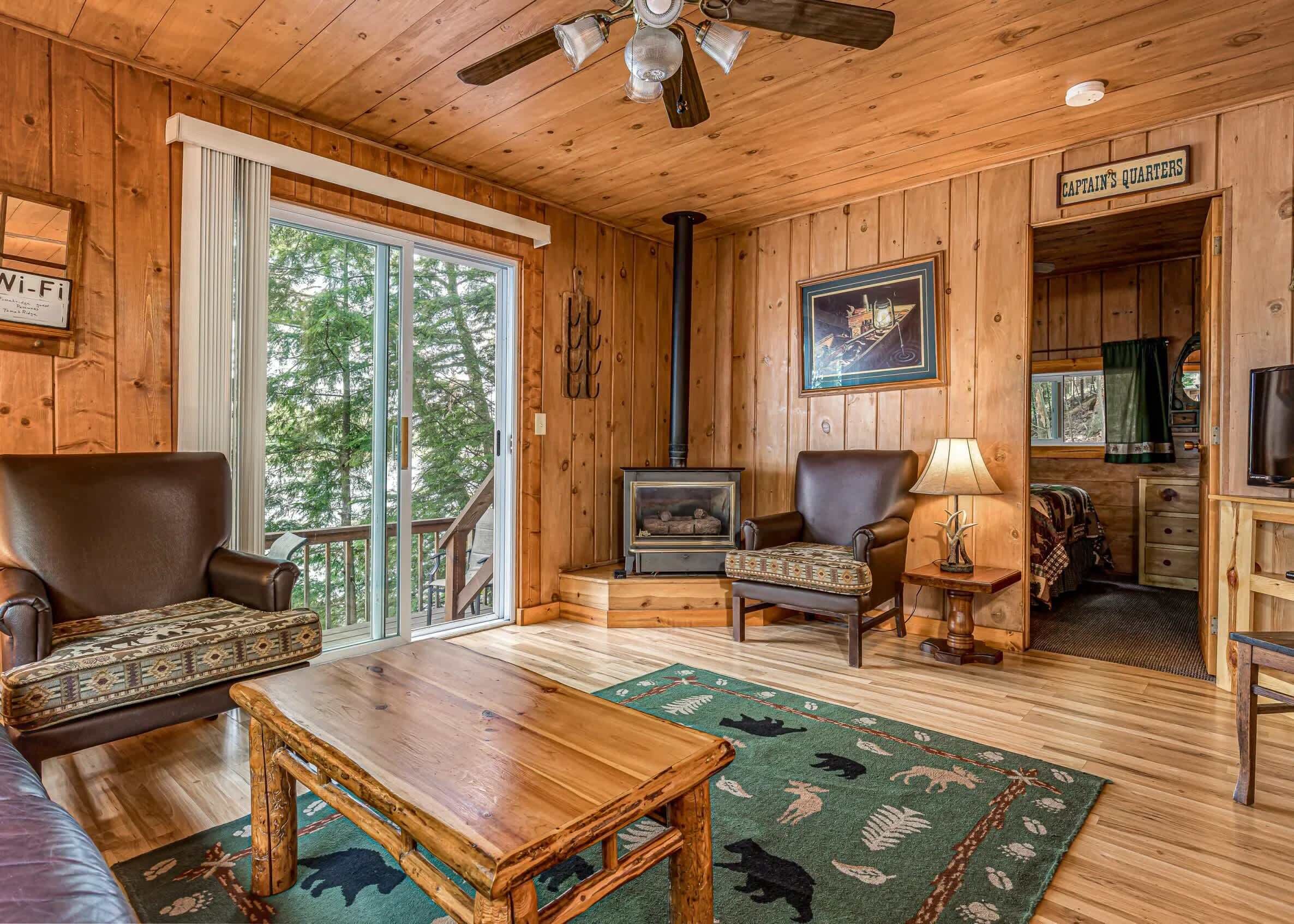 小屋, 多張床, 庭院 (Bouchard Shores) | 起居區