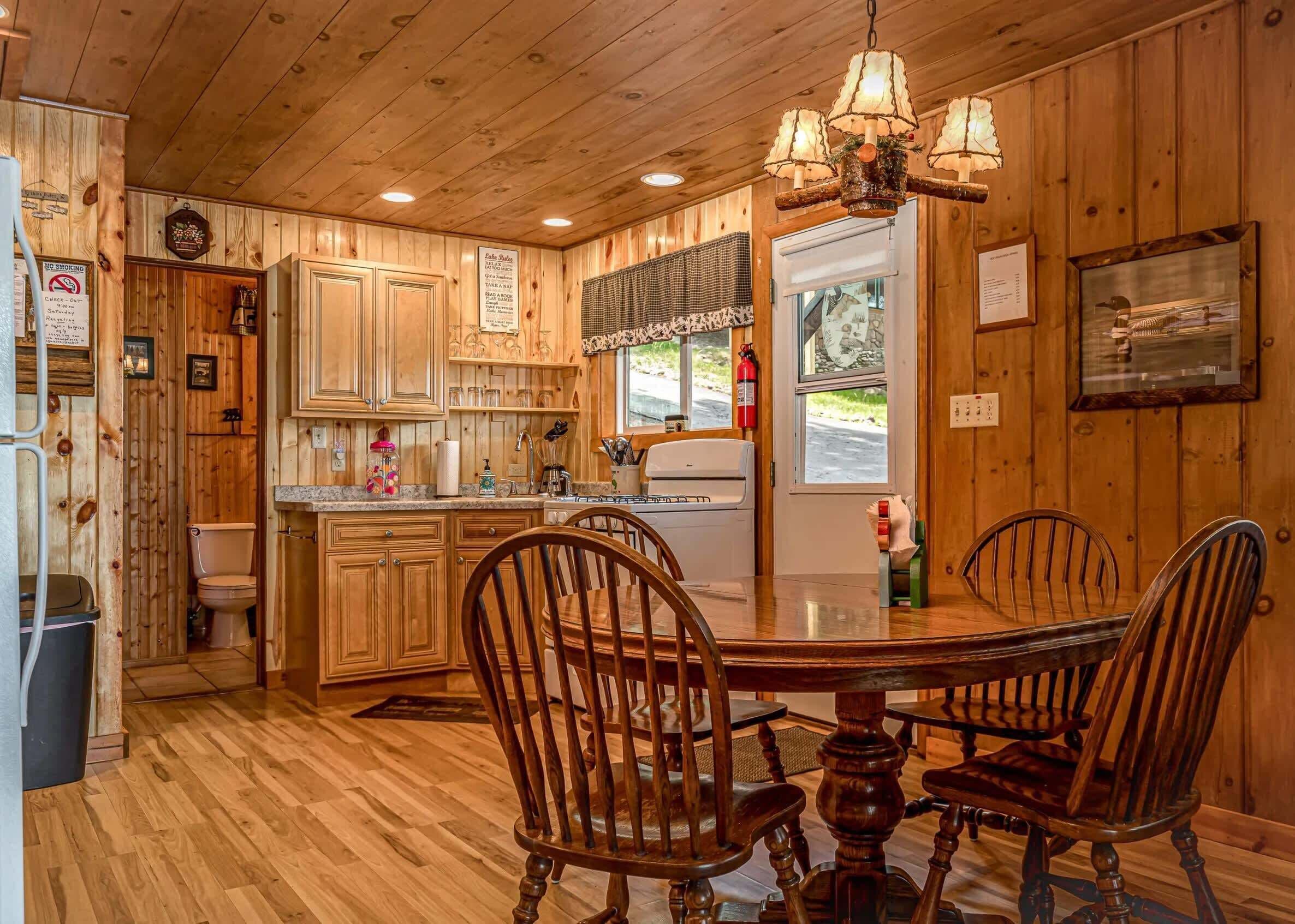 Kabin, Beberapa Tempat Tidur, patio (Bouchard Shores) | Tempat makan