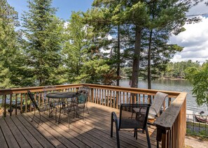 Outdoor dining - Bouchard Shores Resort - Your Private Northwoods Getaway (Minocqua)