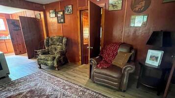 Cabin, Multiple Beds, Kitchen (GS-Smiling Moose #6) | Interior