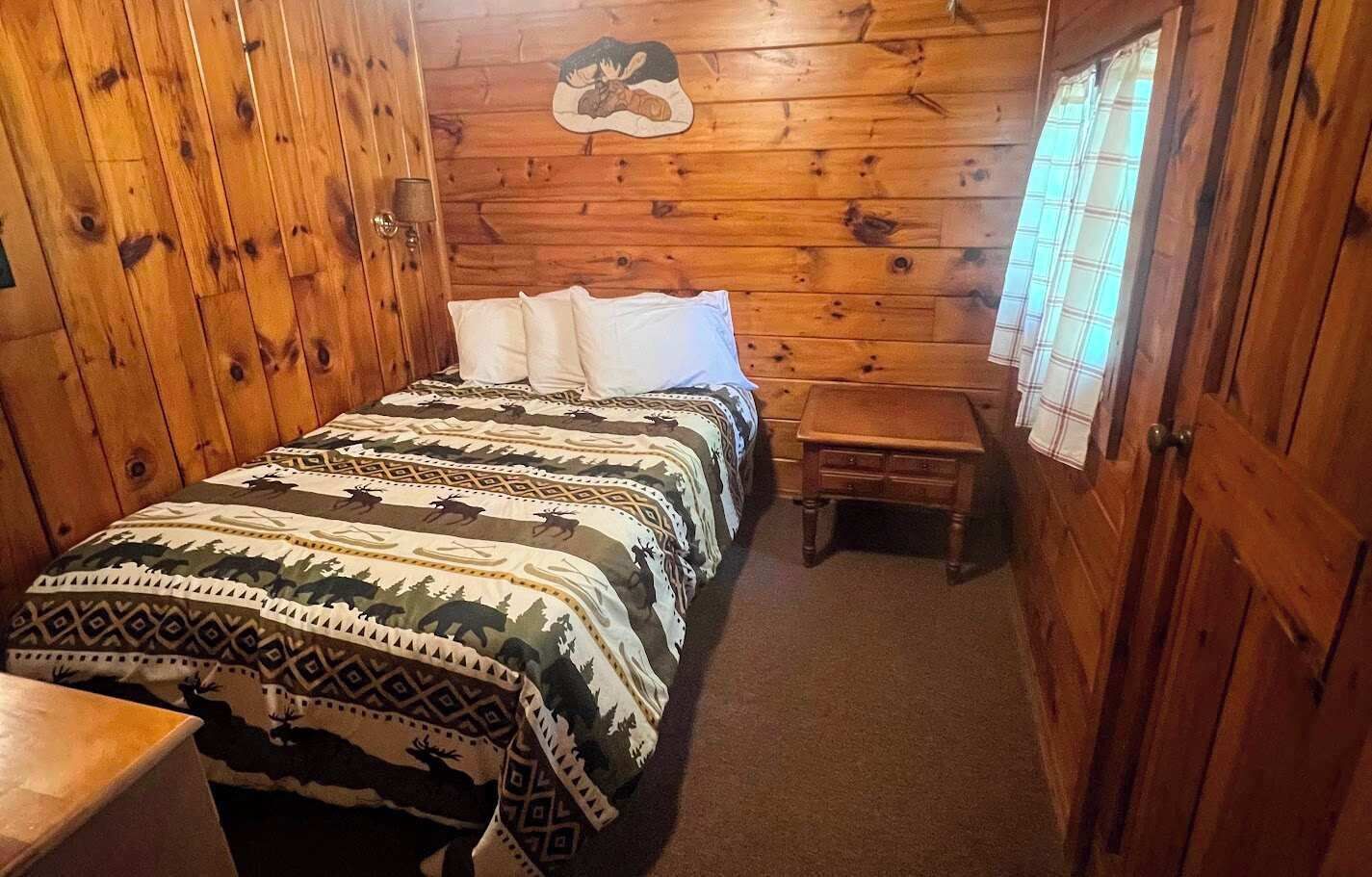 Cabin, Multiple Beds, Kitchen (GS-Smiling Moose #6)
