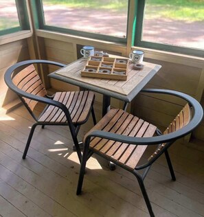 Cabana, várias camas, cozinha (GS-Smiling Moose #6) | Opções para refeição