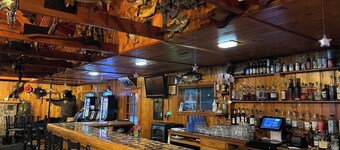 Gresham Shores - Smiling Moose - PET Friendly