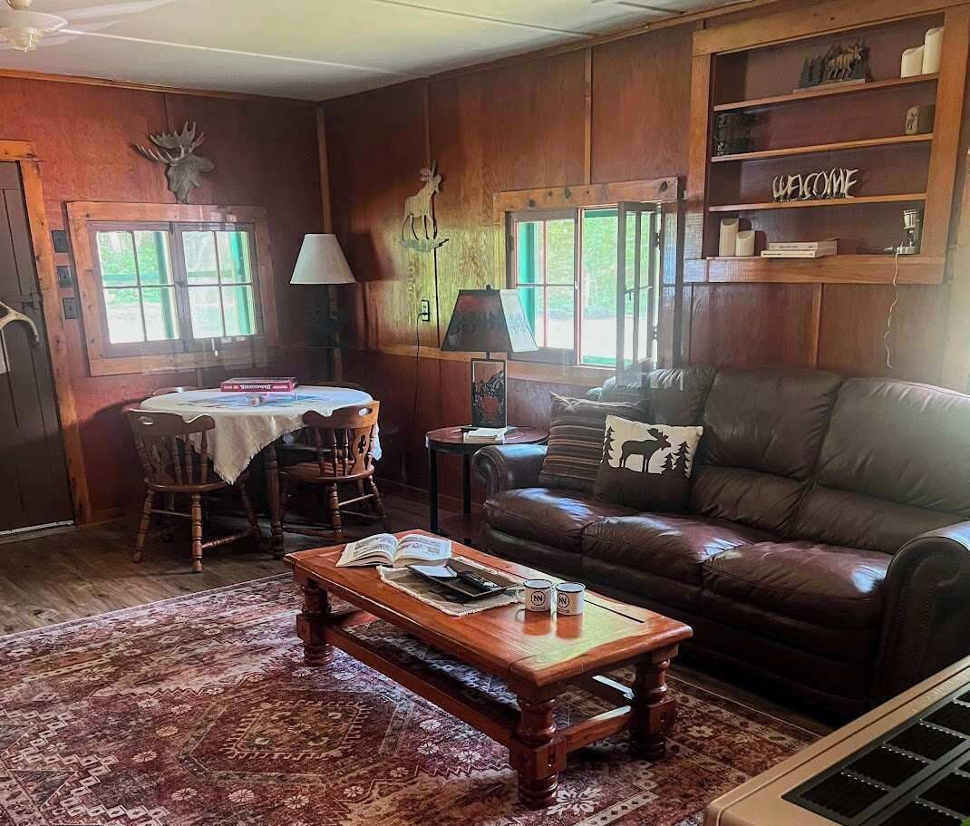 Cabana, várias camas, cozinha (GS-Smiling Moose #6) | Área de estar