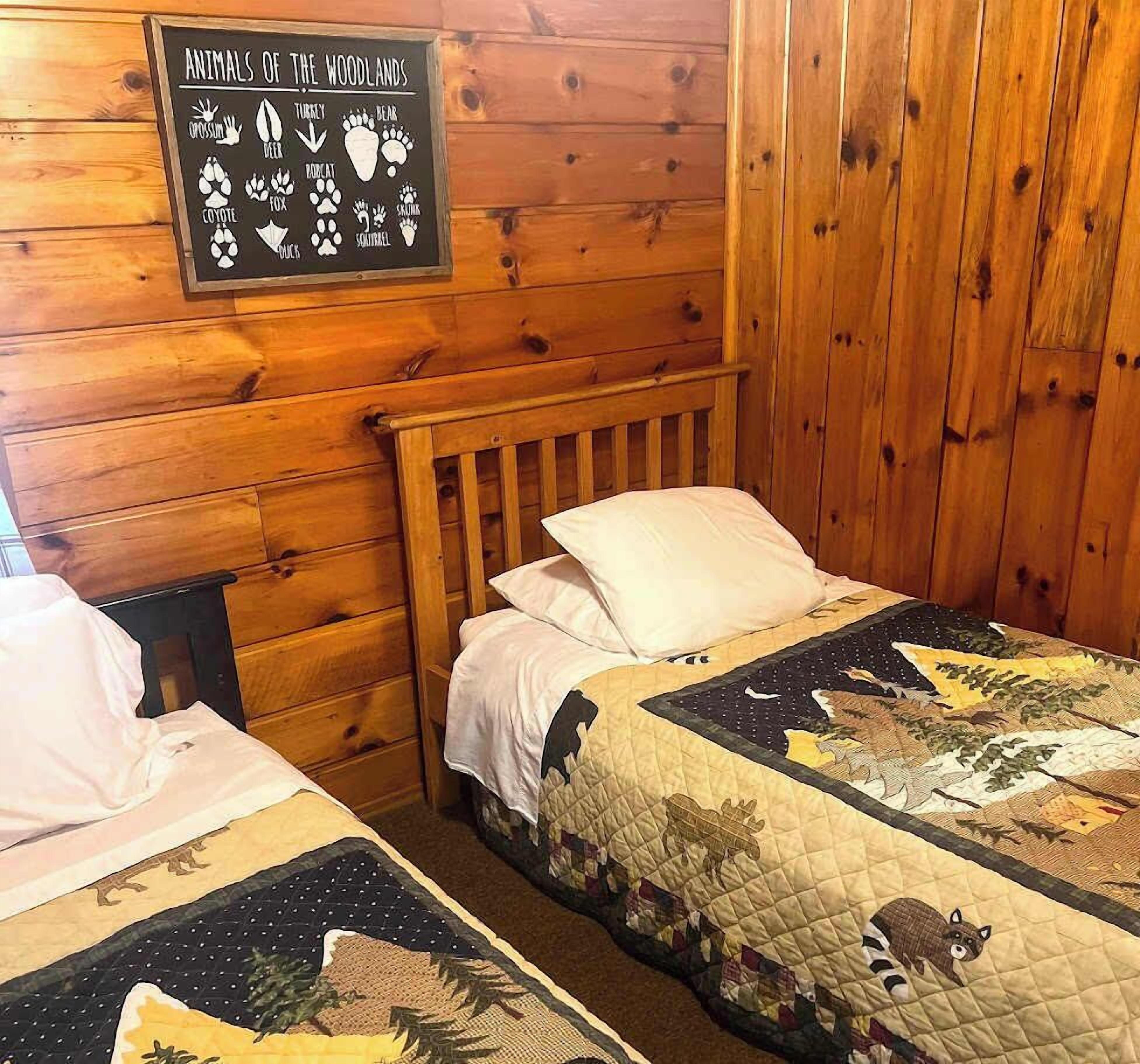 3 bedrooms, individually decorated, individually furnished, bed sheets