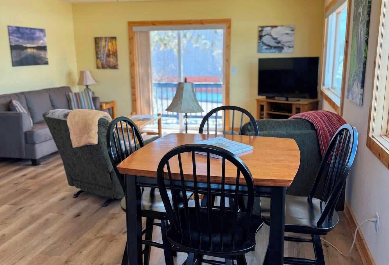 Apartment, Mehrere Betten, Küche (Bull Frog Bay #2) | Wohnbereich