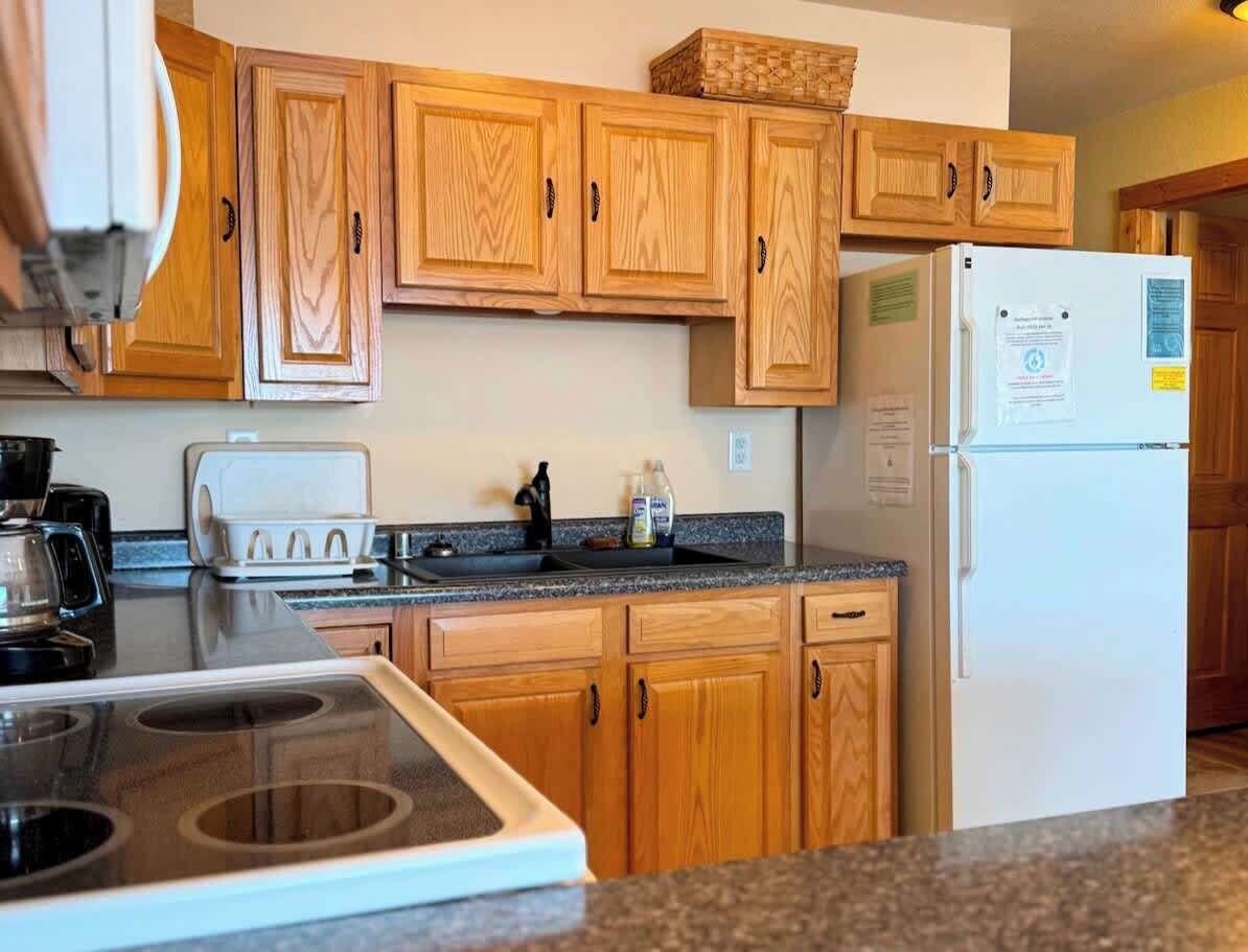 Condo, Berbilang Katil, Kitchen (Bull Frog Bay #2) | Dapur peribadi