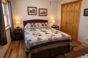 House, Multiple Beds, Fireplace (Waters Edge) | 3 bedrooms, individually decorated, individually furnished, bed sheets - Water's Edge - Big Arbor Vitae Lake (Woodruff)