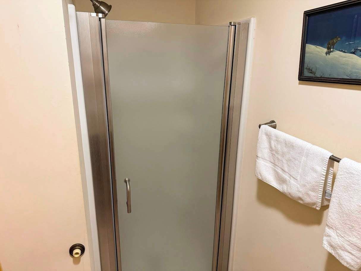 House, Multiple Beds, Fireplace (Waters Edge) | Bathroom