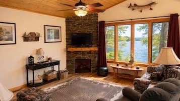 House, Multiple Beds, Fireplace (Waters Edge) | Living area