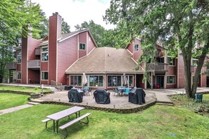 Outdoor dining - The Pointe Resort & Club 2 Bedroom Condo (Minocqua)