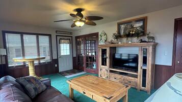 Appartement, plusieurs lits, cheminée, vue jardin (NR #17) | Coin séjour