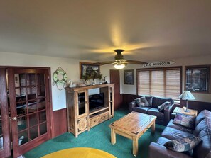 Apartamento, varias camas, chimenea, vistas al jardín (NR #17) | Zona de estar