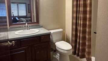 Apartment, Multiple Beds, Fireplace, Garden View (NR #17) | Bathroom