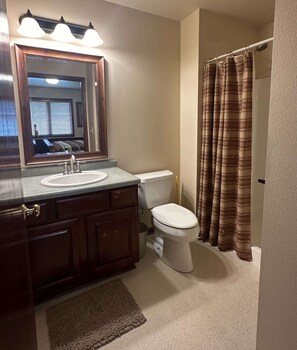 公寓, 多张床, 壁炉, 花园景观 (NR #17) | 浴室