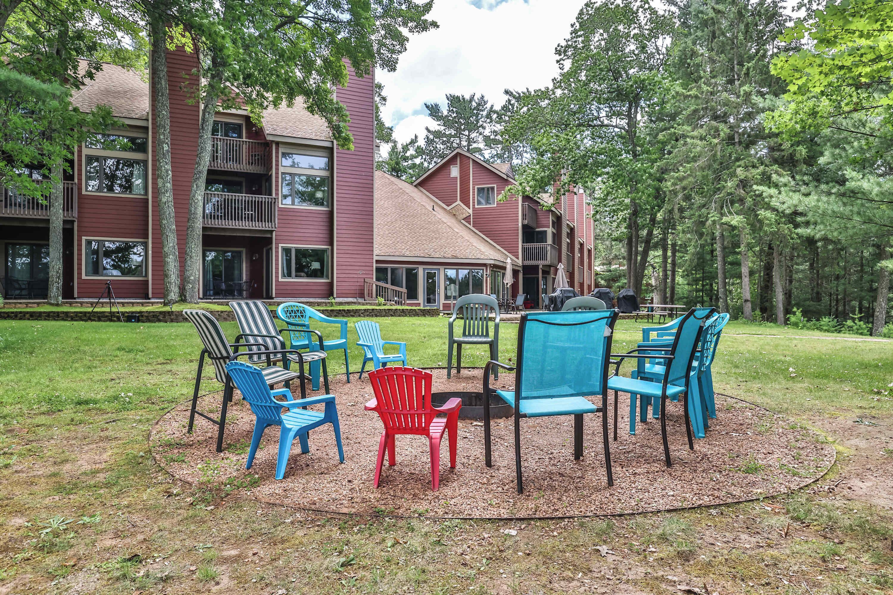 Condo, 1 giường cỡ king và sofa giường, lò sưởi, quang cảnh vườn (Pointe Unit 105) | Khuôn viên nơi lưu trú