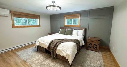 Moss Lake Lookout: PET Friendly