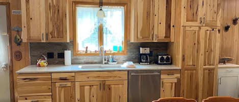 Casa, varias camas, chimenea, vista al jardín (NR #07) | Cocina privada