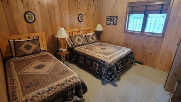 House, Multiple Beds, Fireplace, Garden View (NR #07) | 3 bedrooms, individually decorated, individually furnished, bed sheets