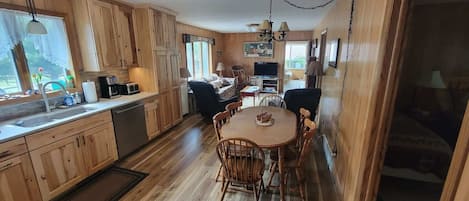 ハウス ベッド (複数台) 暖炉 ガーデンビュー (NR #07) | 内装