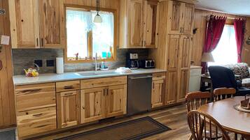 House, Multiple Beds, Fireplace, Garden View (NR #07) | Interior