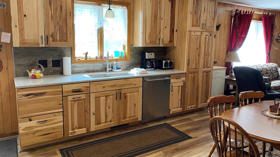 Nitschke's Resort Cabin #7 - Pet Friendly