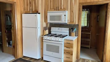 House, Multiple Beds, Fireplace, Garden View (NR #07) | Private kitchen