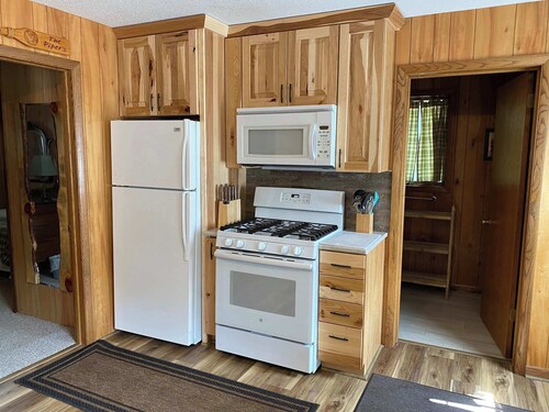 Nitschke's Resort Cabin #7 - Pet Friendly