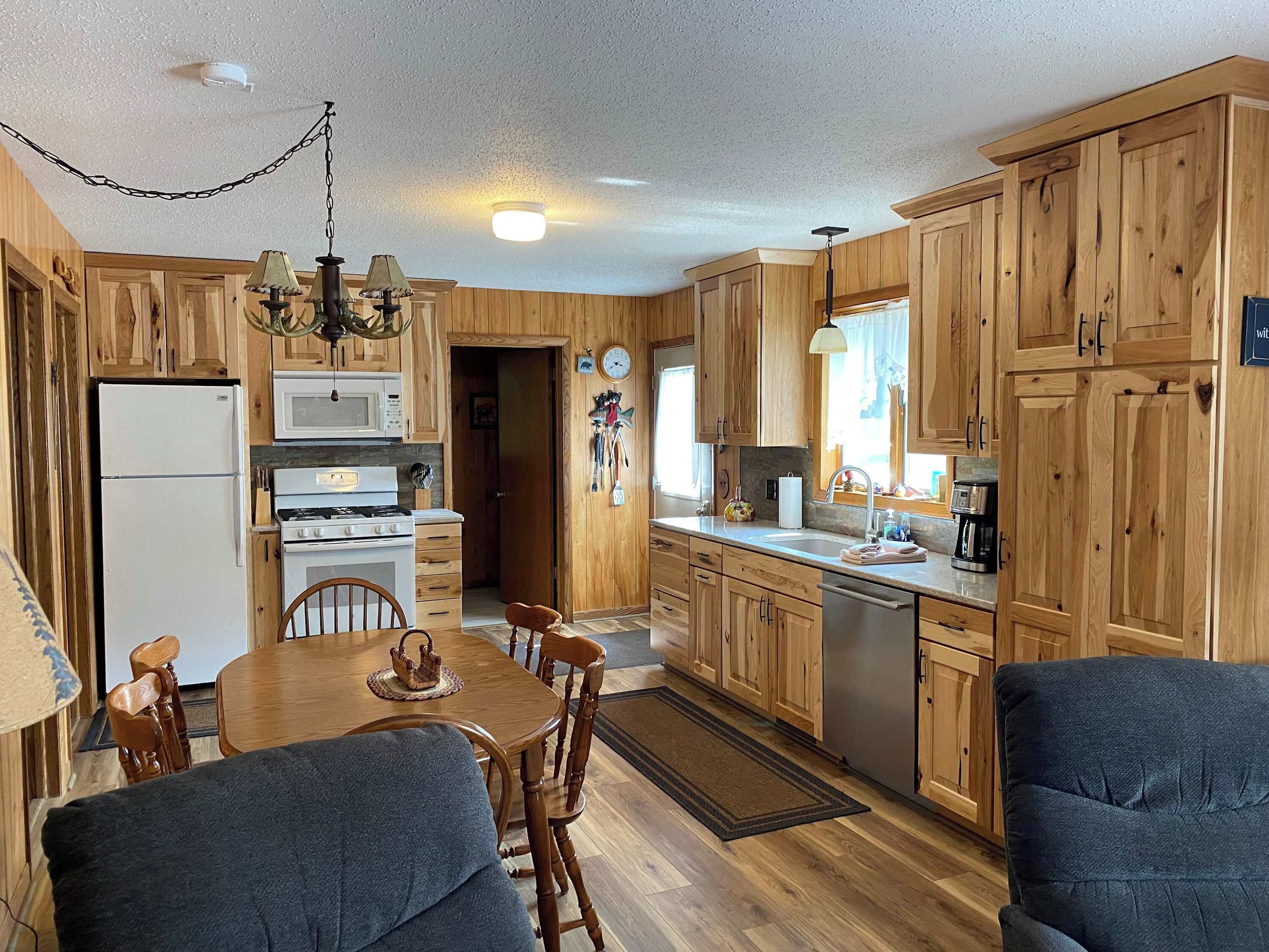 Hus, flere senger, peis, hageutsikt (NR #07) | Eget kjøkken