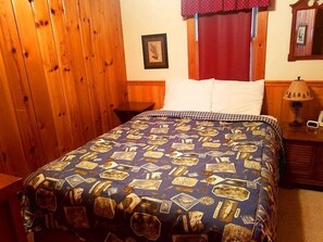 House, Multiple Beds, Fireplace (KP - Norway) | 2 bedrooms, individually decorated, individually furnished, bed sheets - Knotty Pine: Norway - On Lake Minocqua (Minocqua)