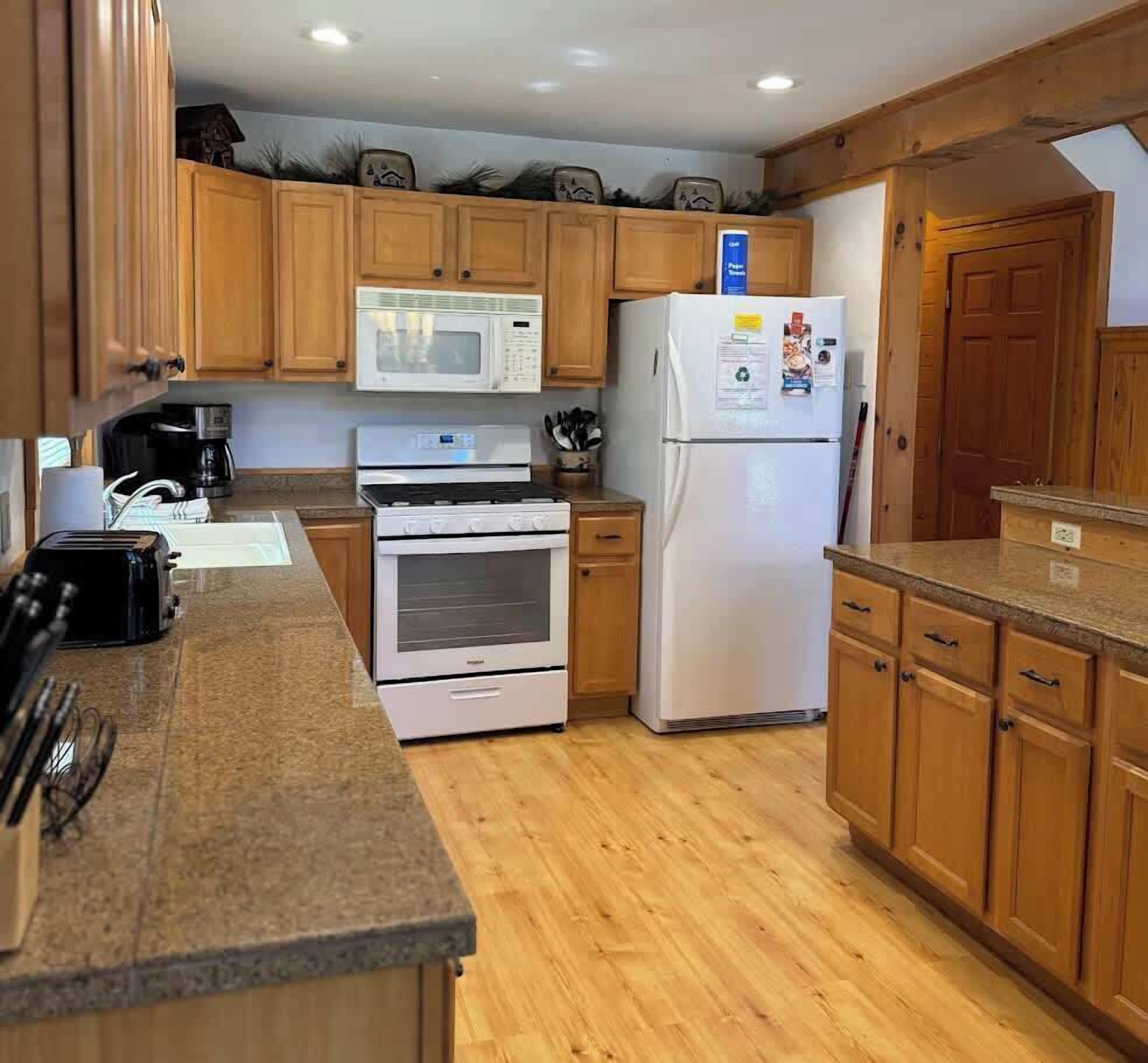 House, Multiple Beds, Patio, Garden View (Camp Pinemere) | Private kitchen